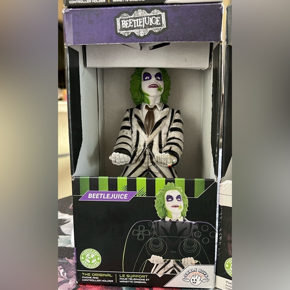 CHOOSE ONE: BEETLEJUICE JOKER BATMAN GREMLINS SALLY PHONE AND CONTROLLER HOLDER - Picture 6 of 16